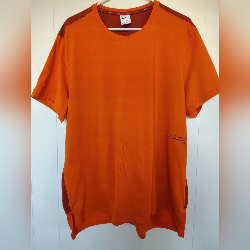 Nike Men's Vibrant Orange Short Sleeve Tee Size XL